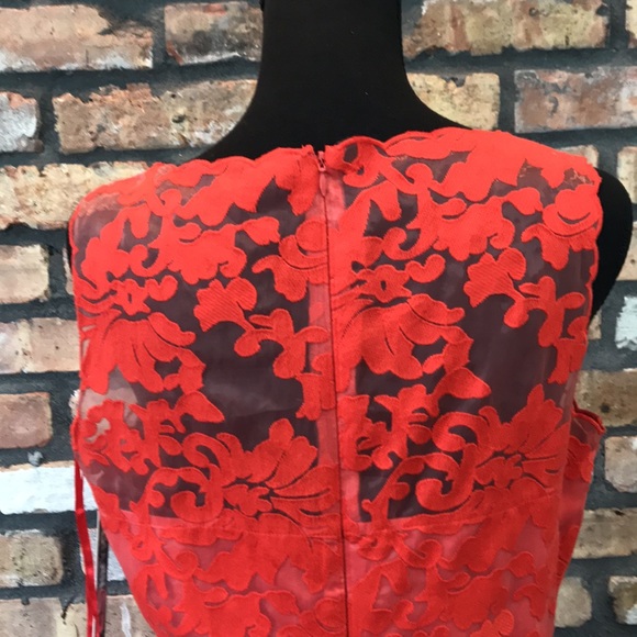 NWT - Gianni Bini Red Lace Sheath Dress - Size 8 - Picture 5 of 7